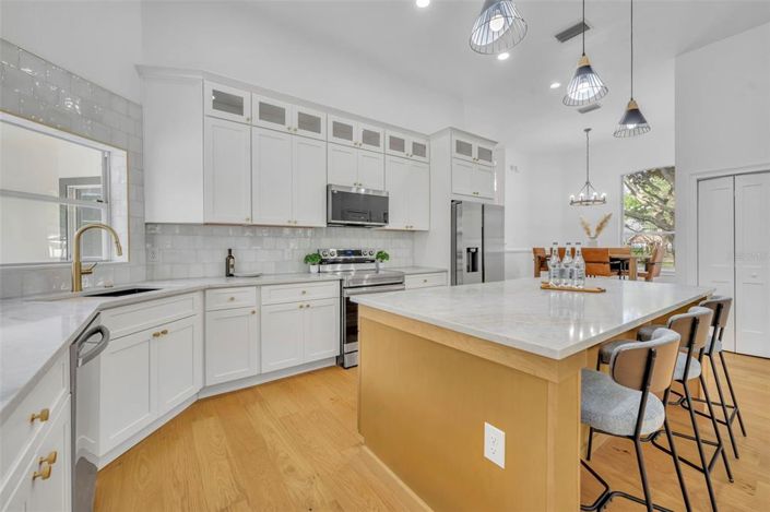 Image No.14-4 Bed Property for sale