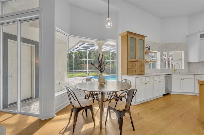 Image No.17-4 Bed Property for sale