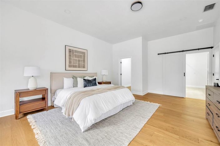 Image No.26-4 Bed Property for sale