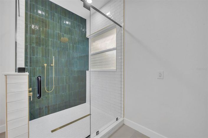 Image No.28-4 Bed Property for sale