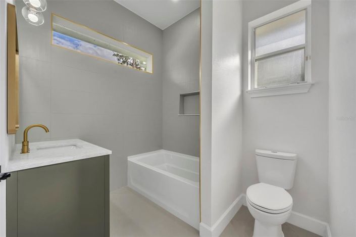 Image No.32-4 Bed Property for sale