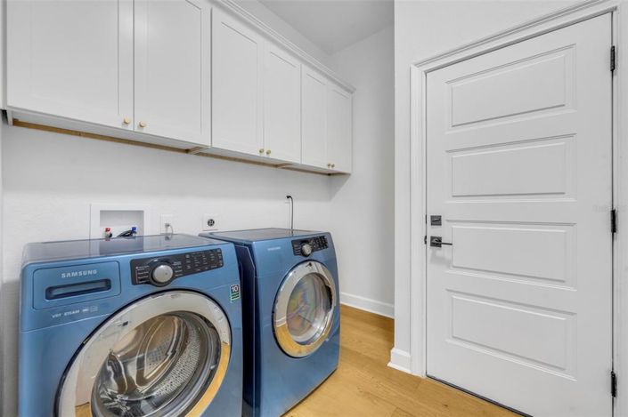 Image No.38-4 Bed Property for sale