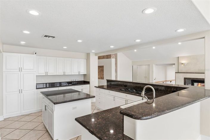 Image No.23-5 Bed Property for sale