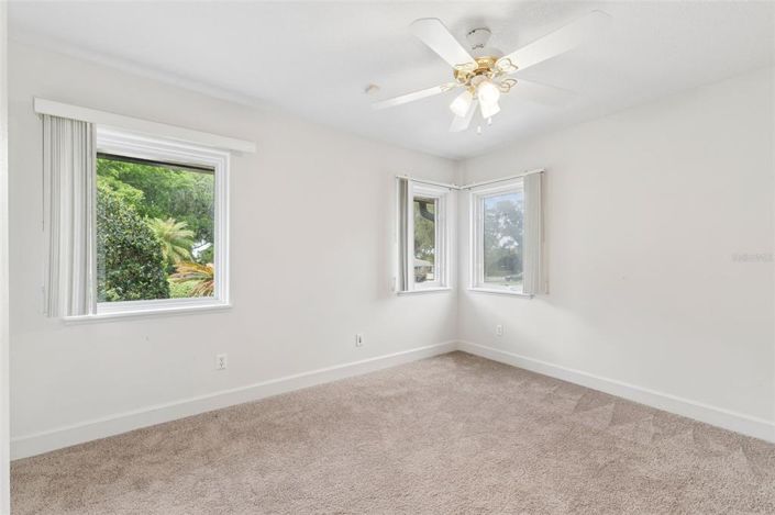 Image No.26-5 Bed Property for sale