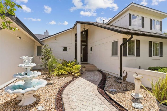 Image No.3-5 Bed Property for sale