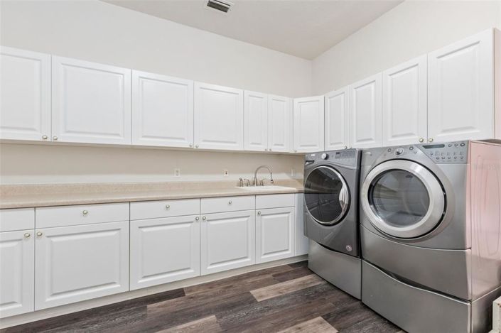 Image No.32-5 Bed Property for sale