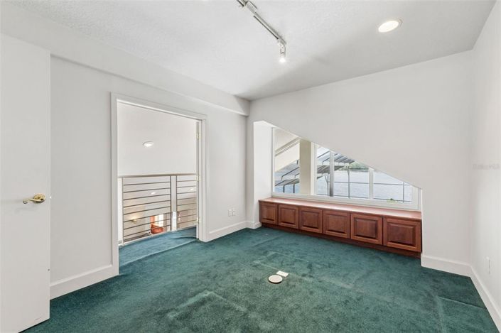 Image No.34-5 Bed Property for sale