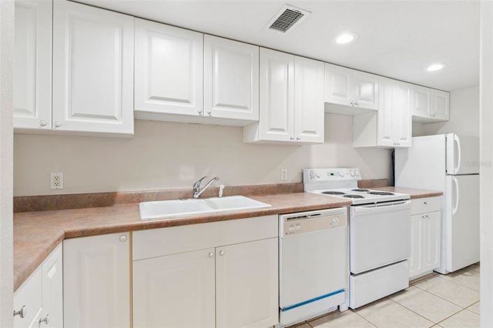 Image No.41-5 Bed Property for sale