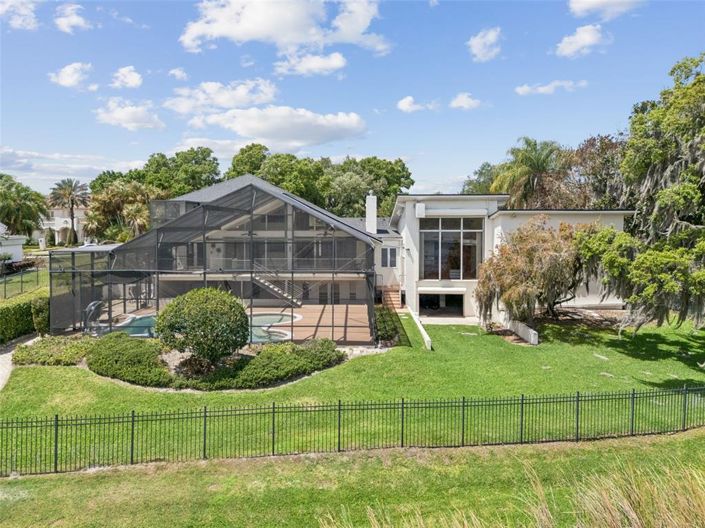 Image No.53-5 Bed Property for sale