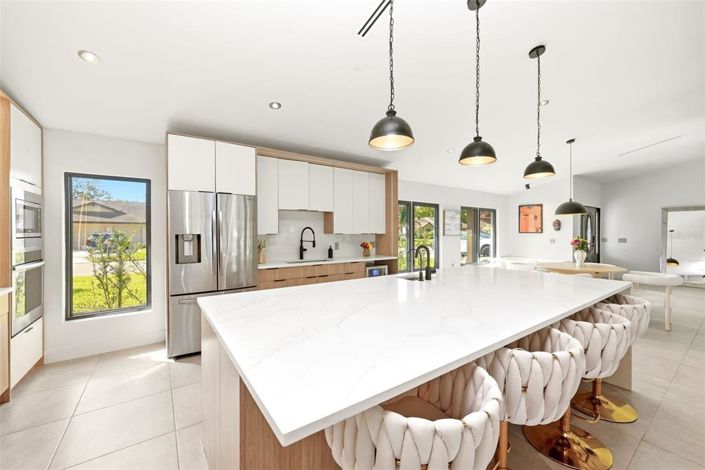 Image No.21-3 Bed Property for sale