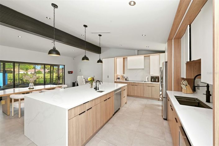 Image No.24-3 Bed Property for sale