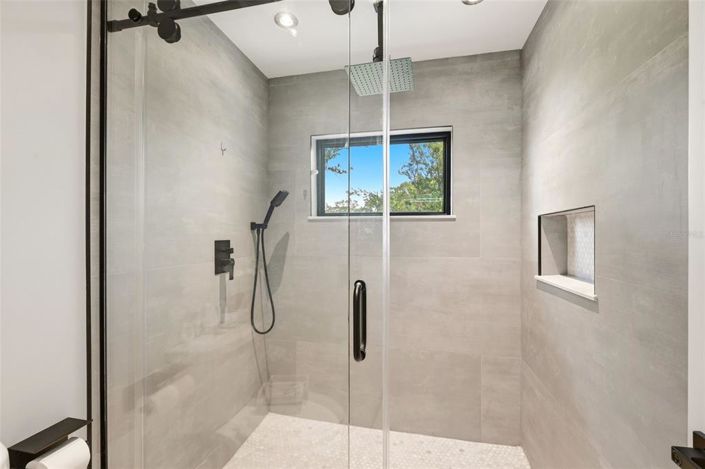 Image No.30-3 Bed Property for sale