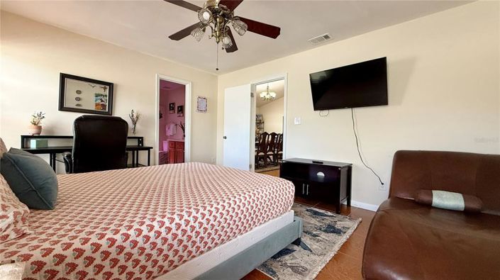 Image No.30-4 Bed Property for sale