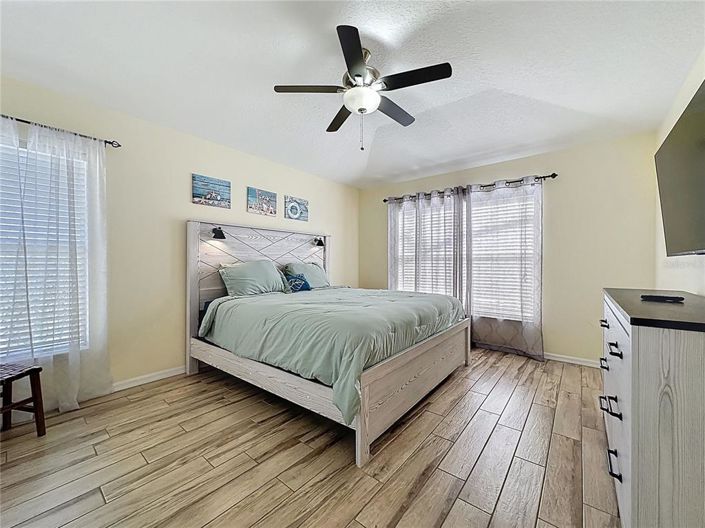 Image No.21-4 Bed Property for sale