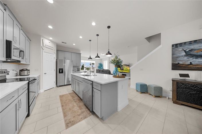 Image No.26-5 Bed Property for sale