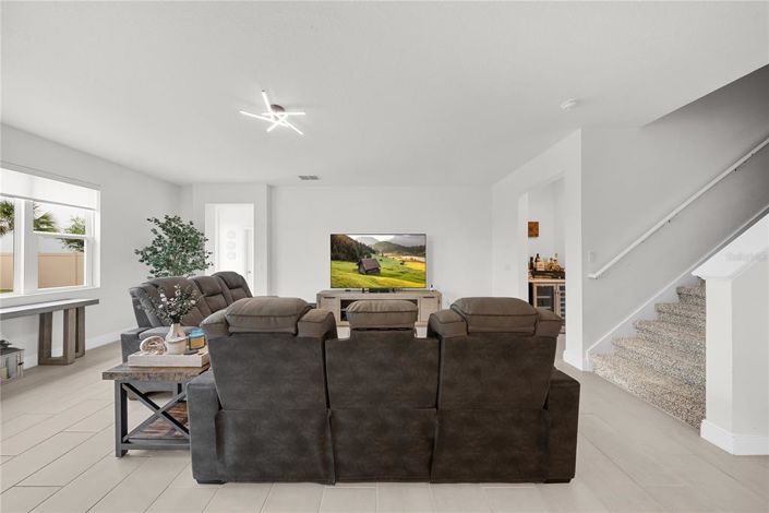 Image No.33-5 Bed Property for sale