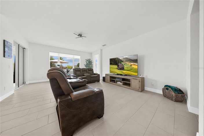 Image No.34-5 Bed Property for sale