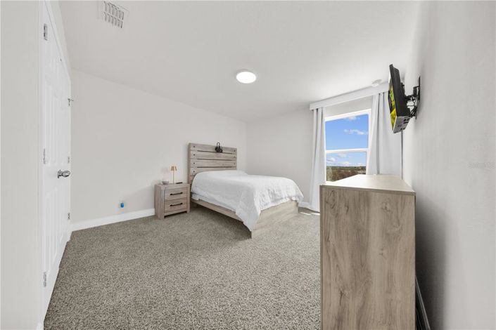 Image No.60-5 Bed Property for sale