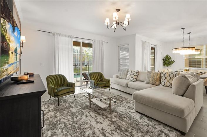 Image No.11-6 Bed Property for sale