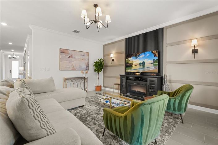 Image No.12-6 Bed Property for sale