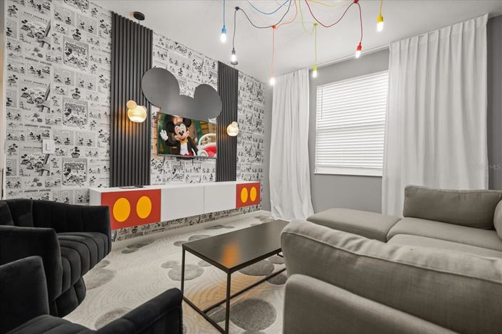 Image No.16-6 Bed Property for sale