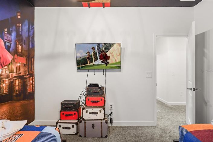 Image No.20-6 Bed Property for sale