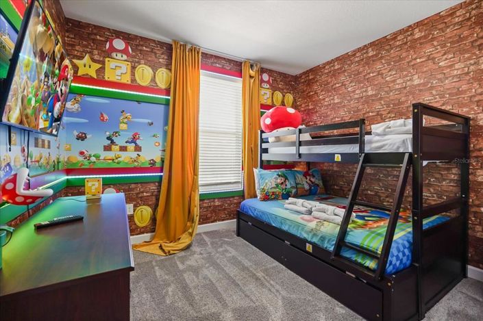 Image No.22-6 Bed Property for sale