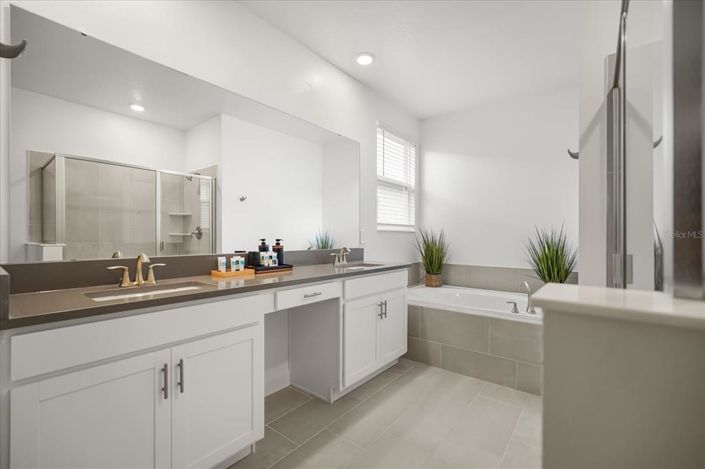 Image No.27-6 Bed Property for sale