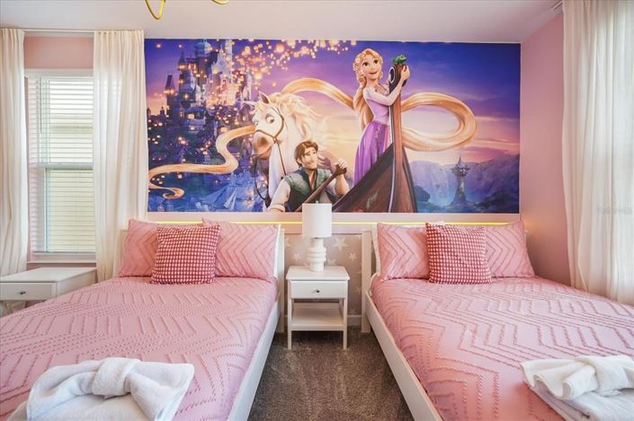 Image No.30-6 Bed Property for sale