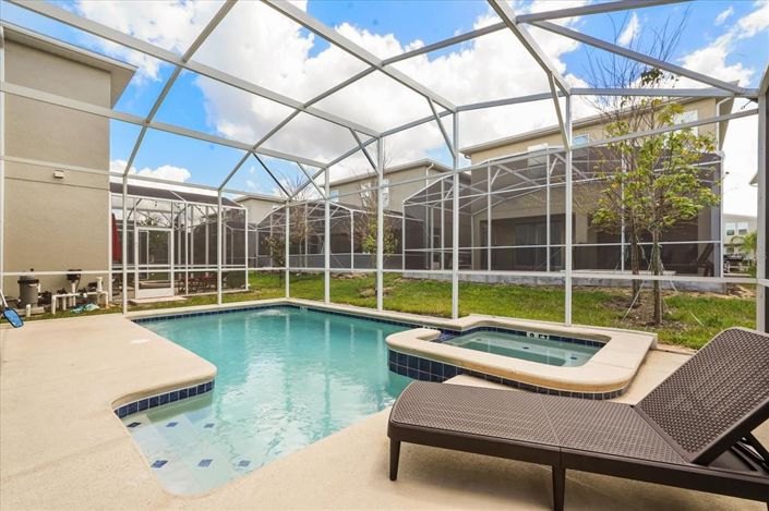 Image No.38-6 Bed Property for sale