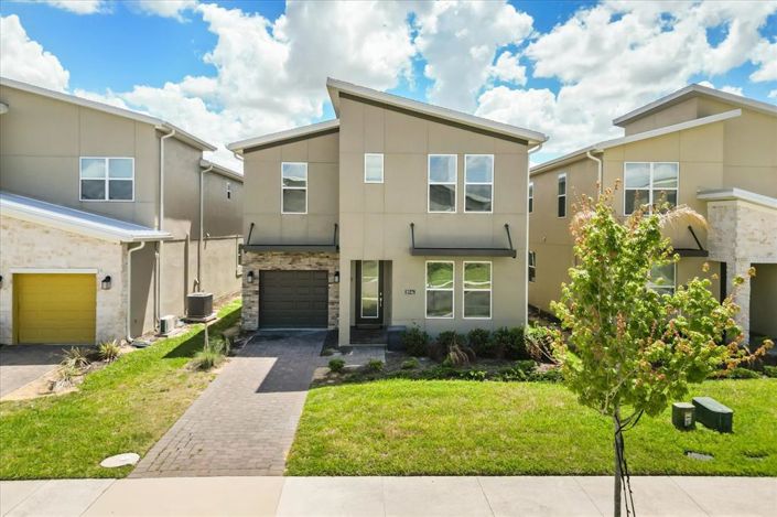 Image No.42-6 Bed Property for sale