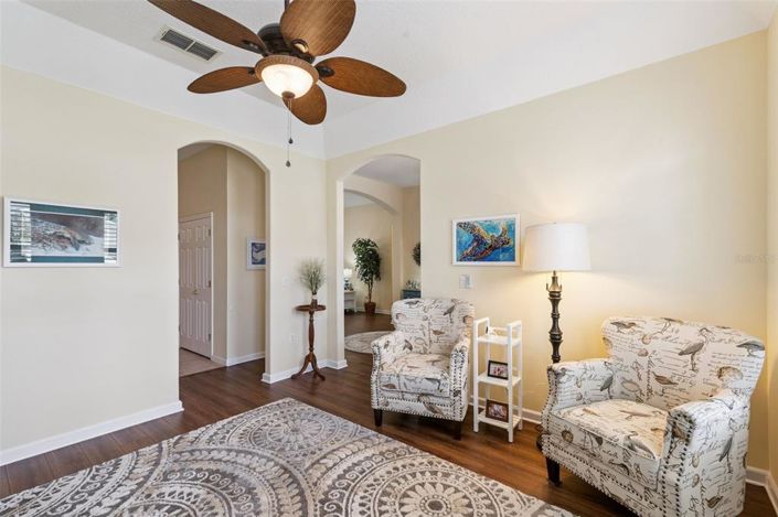 Image No.10-5 Bed Property for sale