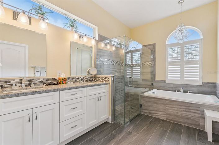 Image No.32-5 Bed Property for sale