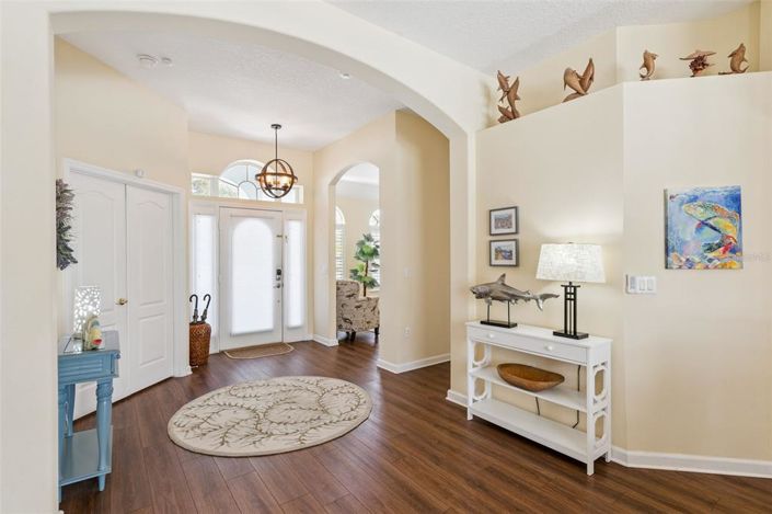 Image No.7-5 Bed Property for sale