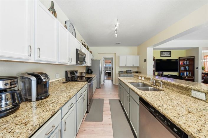 Image No.17-5 Bed Property for sale