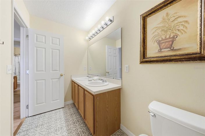 Image No.39-5 Bed Property for sale