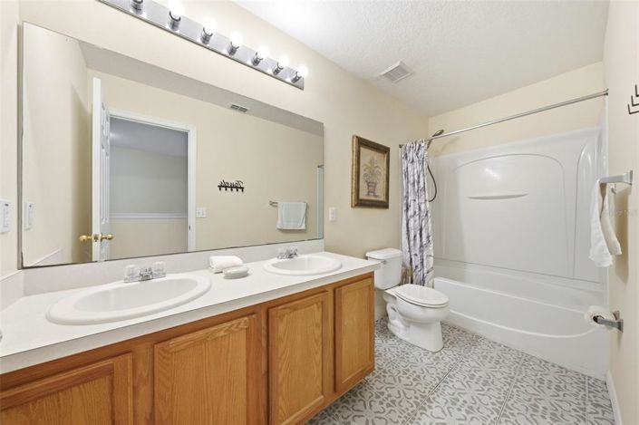 Image No.40-5 Bed Property for sale