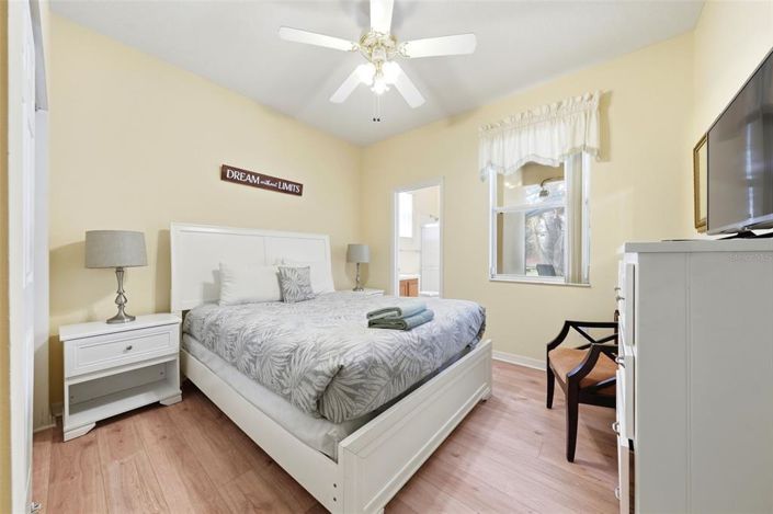 Image No.41-5 Bed Property for sale