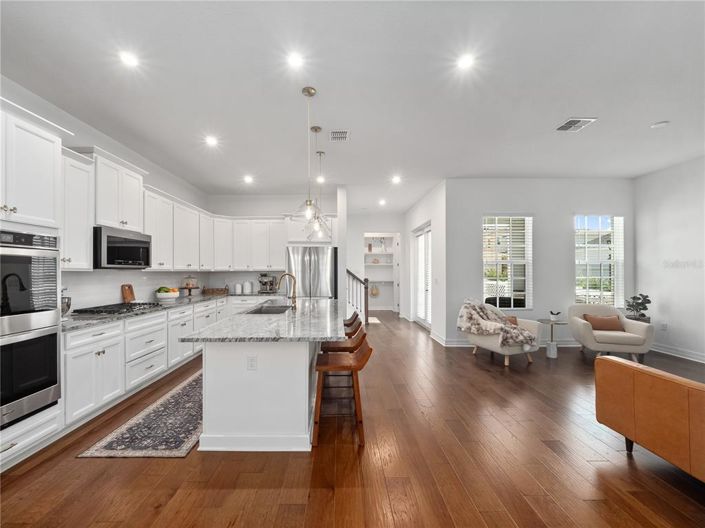 Image No.8-4 Bed Property for sale