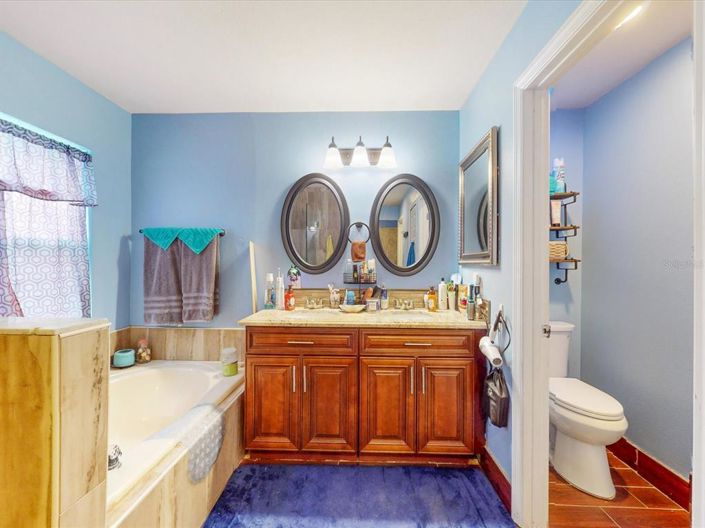 Image No.21-6 Bed Property for sale