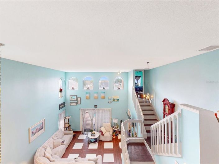 Image No.23-6 Bed Property for sale