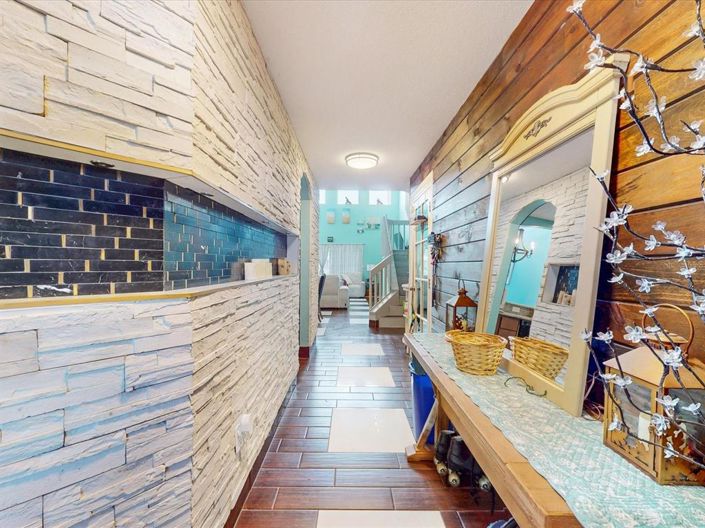 Image No.4-6 Bed Property for sale