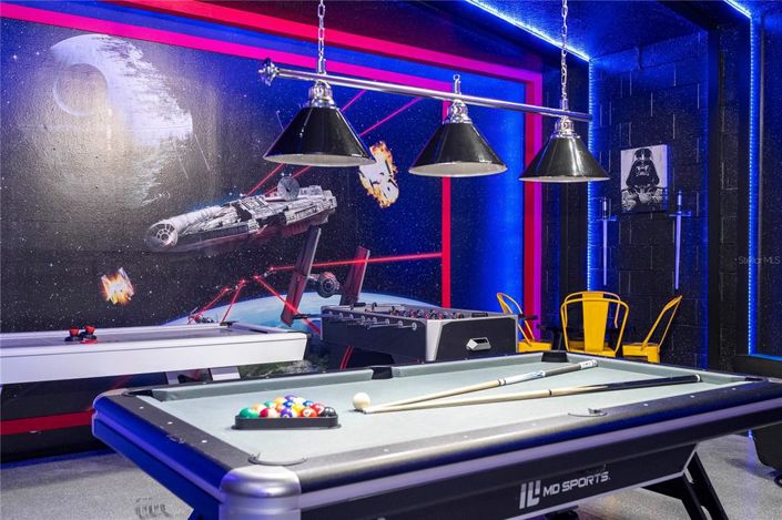 Image No.12-6 Bed Property for sale