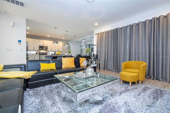 Image No.20-6 Bed Property for sale