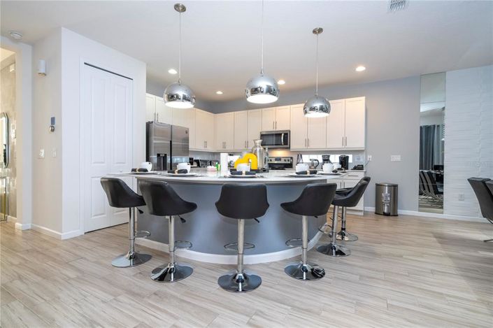 Image No.21-6 Bed Property for sale