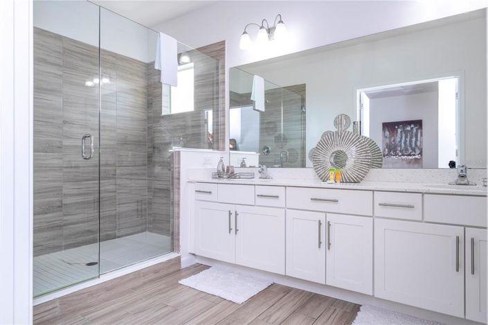 Image No.45-6 Bed Property for sale