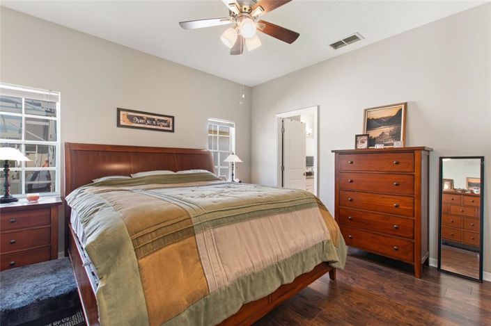 Image No.20-3 Bed Property for sale