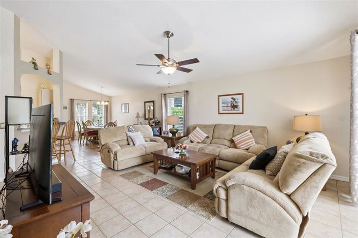 Image No.19-4 Bed Property for sale