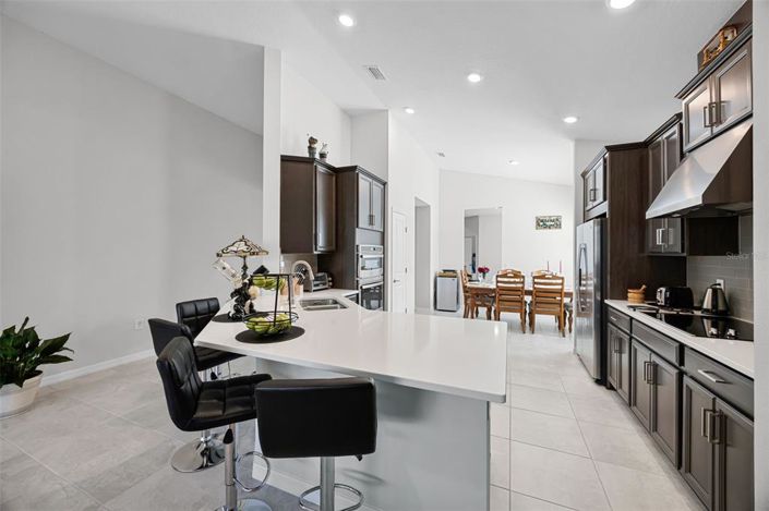 Image No.10-3 Bed Property for sale