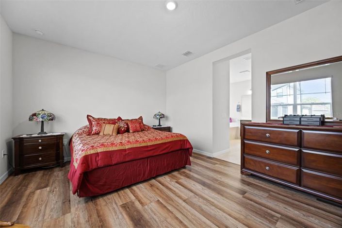 Image No.28-3 Bed Property for sale